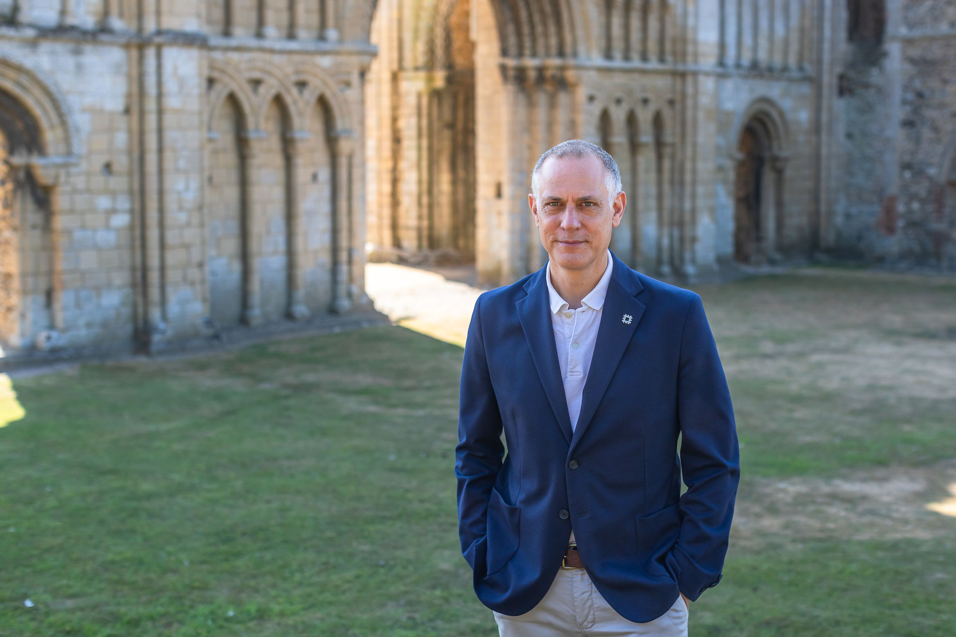 V&A deputy returns to head English Heritage
